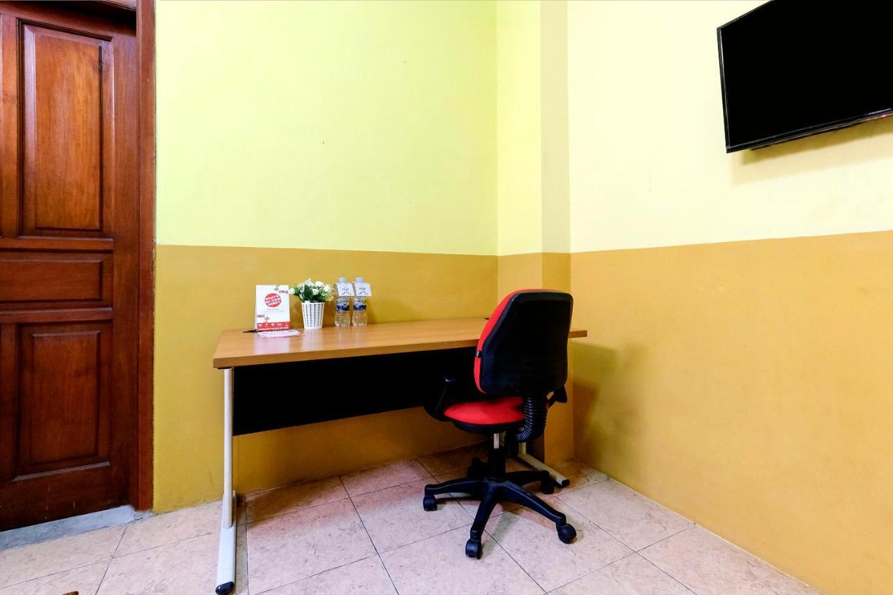 Oyo 338 Guest House Omah Manahan Syariah Solo 外观 照片