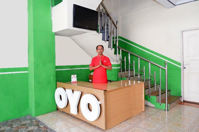 Oyo 338 Guest House Omah Manahan Syariah Solo 外观 照片