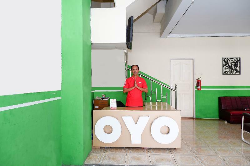 Oyo 338 Guest House Omah Manahan Syariah Solo 外观 照片