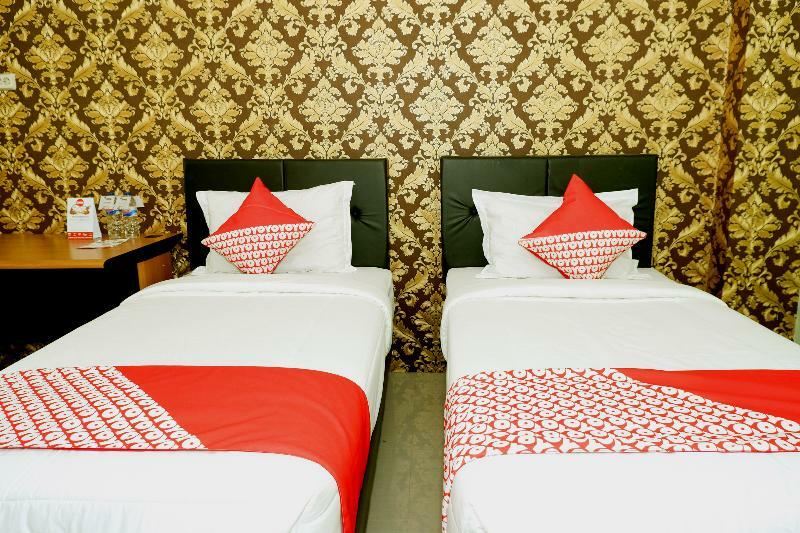 Oyo 338 Guest House Omah Manahan Syariah Solo 外观 照片