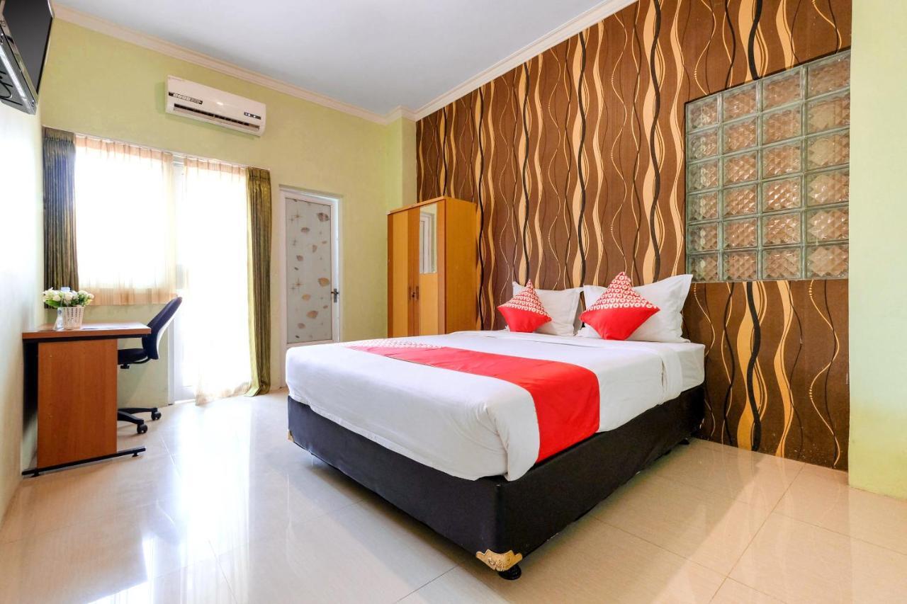 Oyo 338 Guest House Omah Manahan Syariah Solo 外观 照片