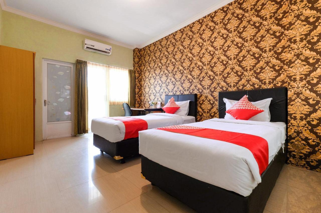 Oyo 338 Guest House Omah Manahan Syariah Solo 外观 照片