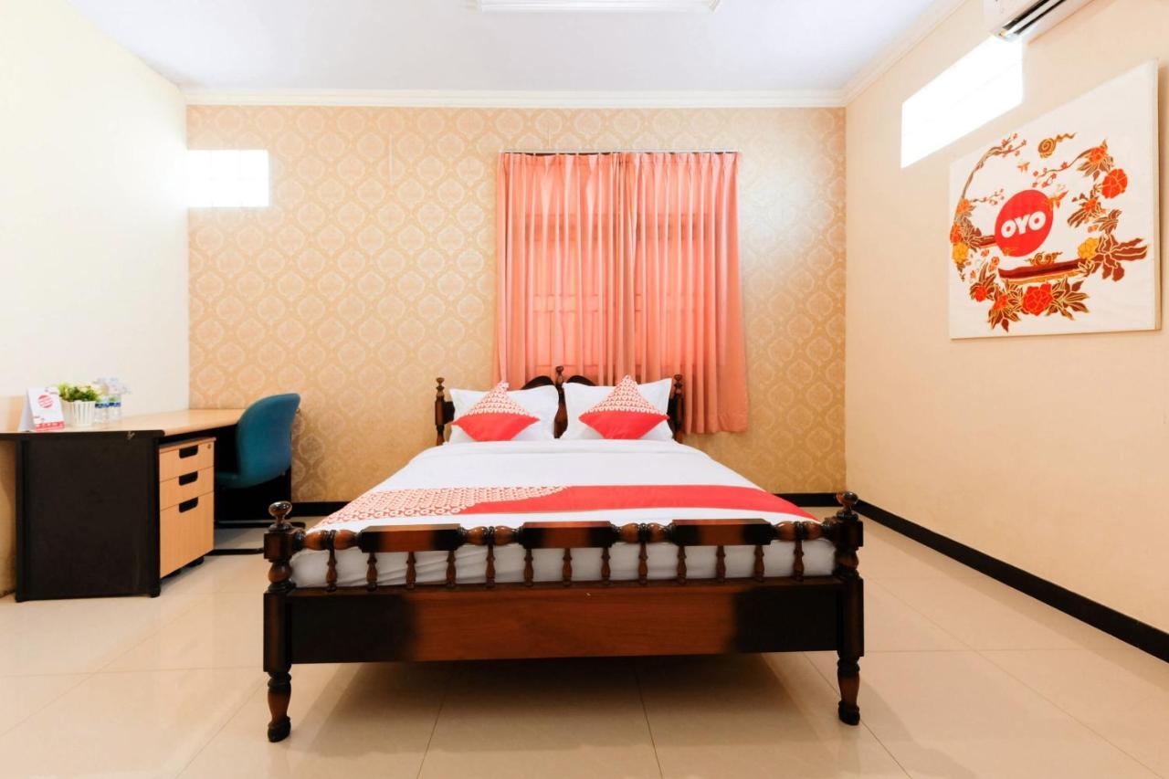 Oyo 338 Guest House Omah Manahan Syariah Solo 外观 照片