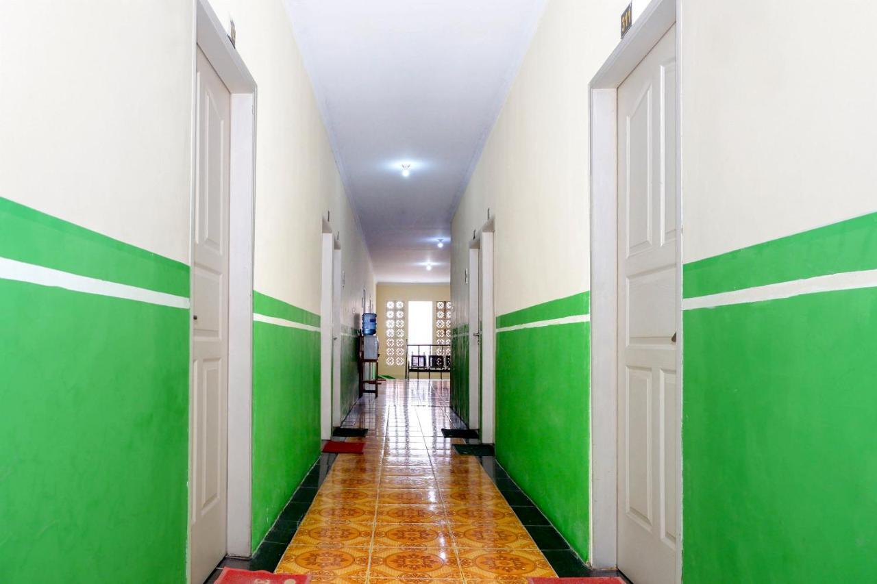 Oyo 338 Guest House Omah Manahan Syariah Solo 外观 照片